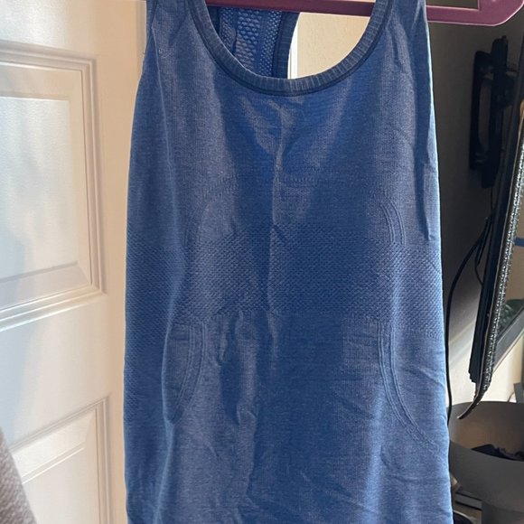 Lululemon Swiftly Tech Tank's BUNDLE of 4 - Picture 10 of 14